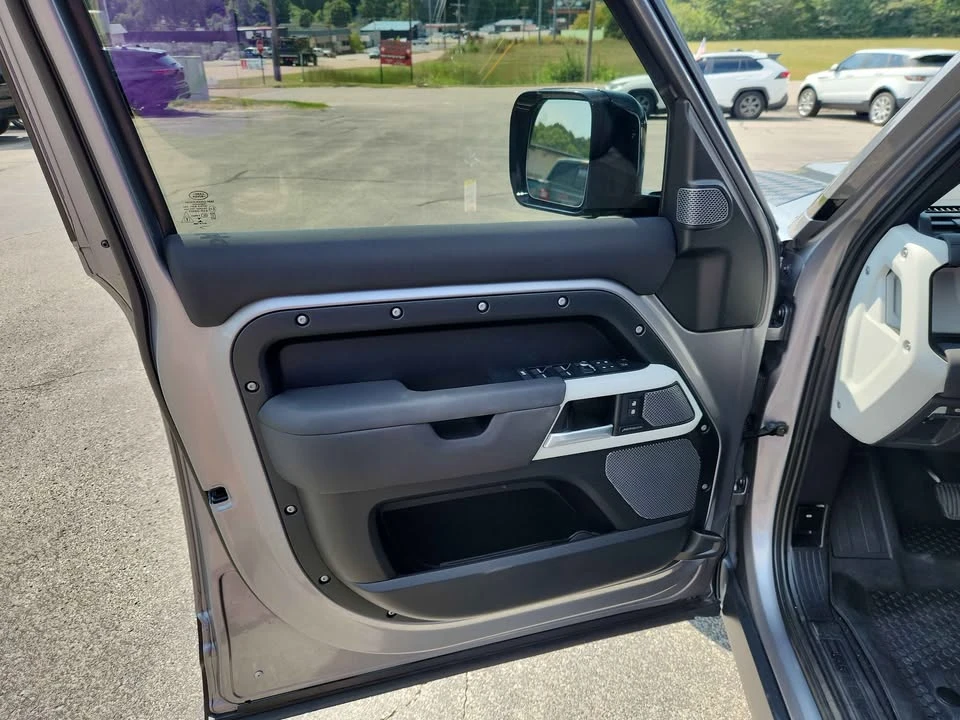 2021 Land Rover Defender L663 - Image 10 of 20