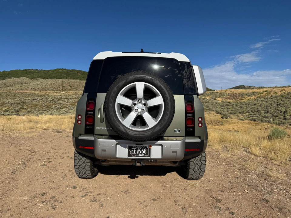 2021 Land Rover Defender 110 - Image 17 of 31