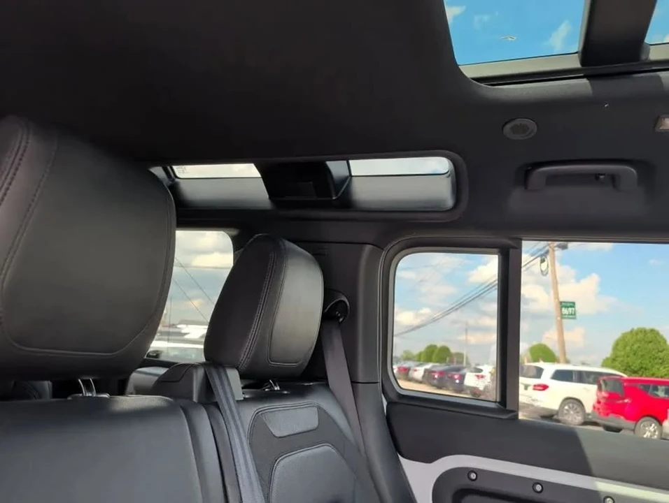 2021 Land Rover Defender L663 - Image 12 of 12