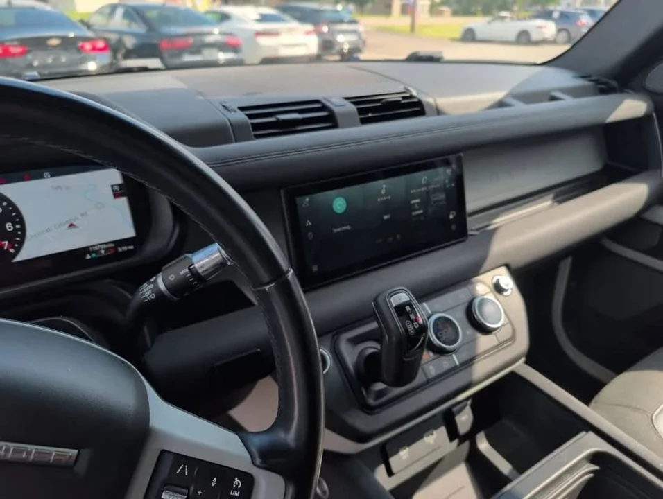 2021 Land Rover Defender L663 - Image 8 of 12