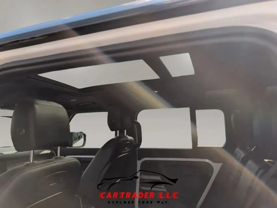 2021 Land Rover Defender L663 - Image 11 of 12
