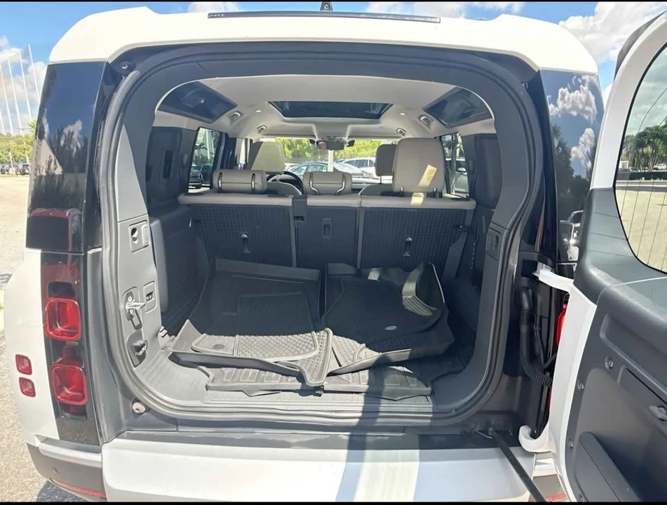 2021 Land Rover Defender L663 - Image 12 of 13