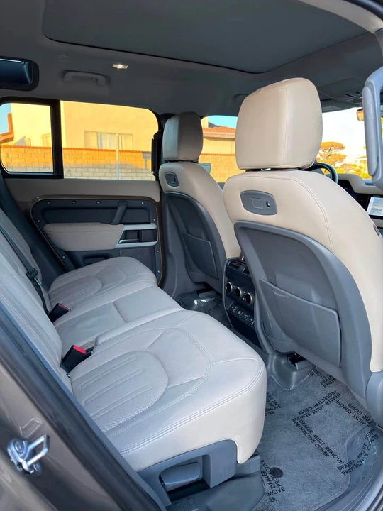 2021 Land Rover Defender L663 - Image 11 of 12