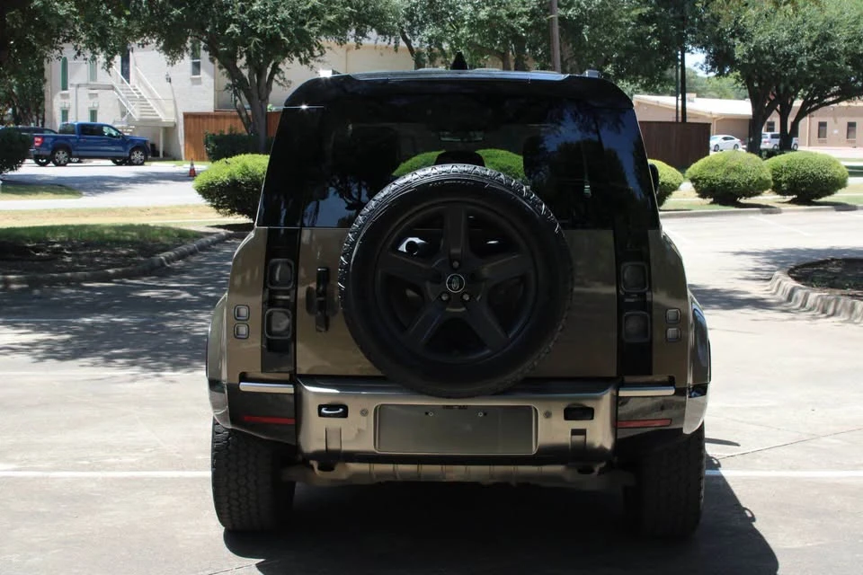 2021 Land Rover Defender L663 - Image 5 of 11
