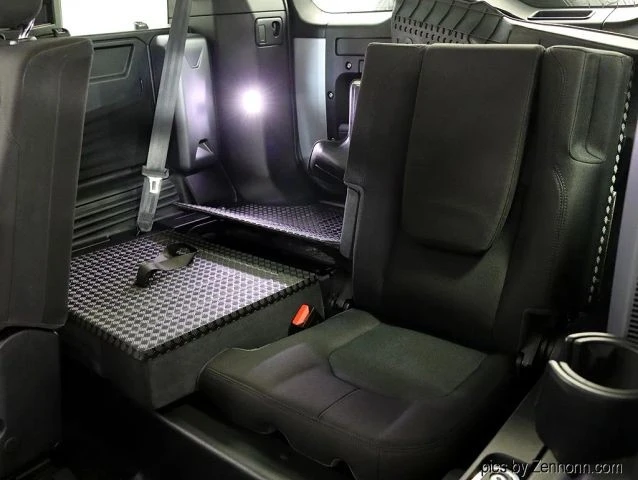 2021 Land Rover Defender 110 - Image 14 of 21