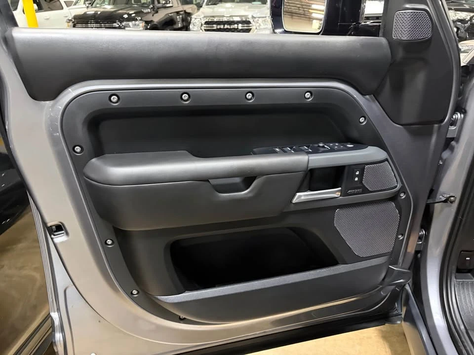 2021 Land Rover Defender L663 - Image 8 of 12