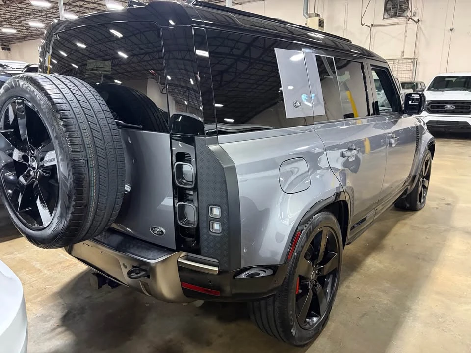2021 Land Rover Defender L663 - Image 9 of 12