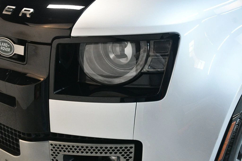 2021 Land Rover Defender 110 - Image 11 of 12
