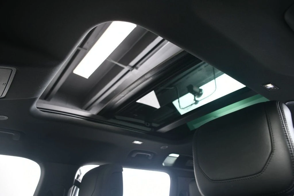 2021 Land Rover Defender L663 - Image 6 of 12