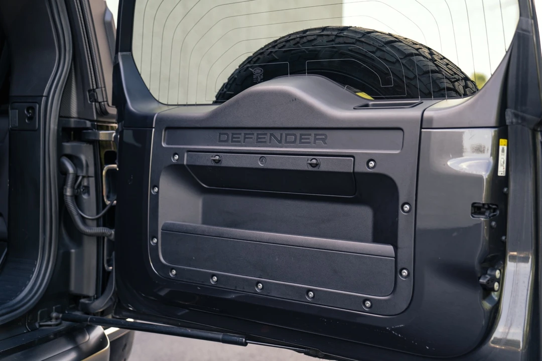 2021 Land Rover Defender L663 - Image 29 of 31