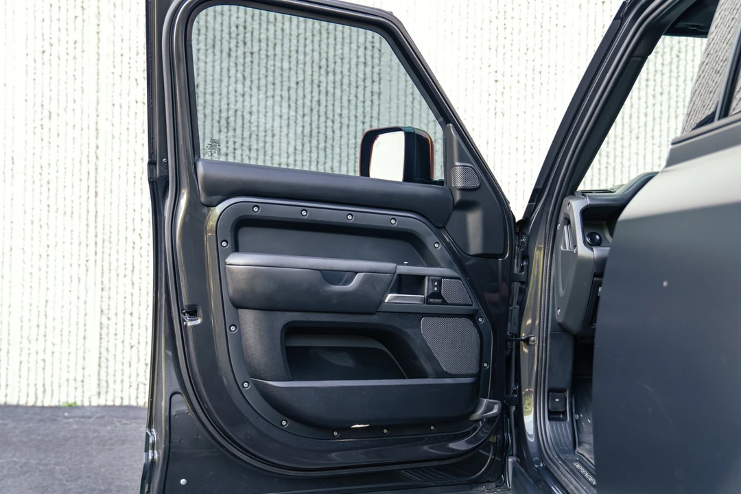 2021 Land Rover Defender L663 - Image 30 of 31