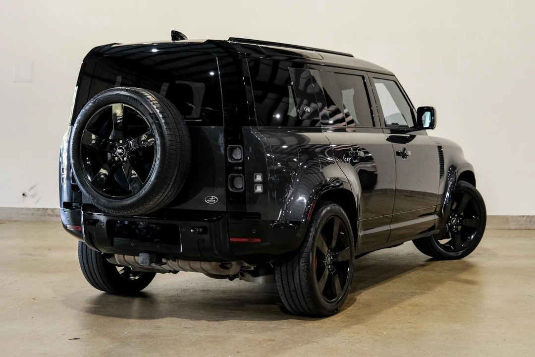 2021 Land Rover Defender 110 - Image 8 of 12