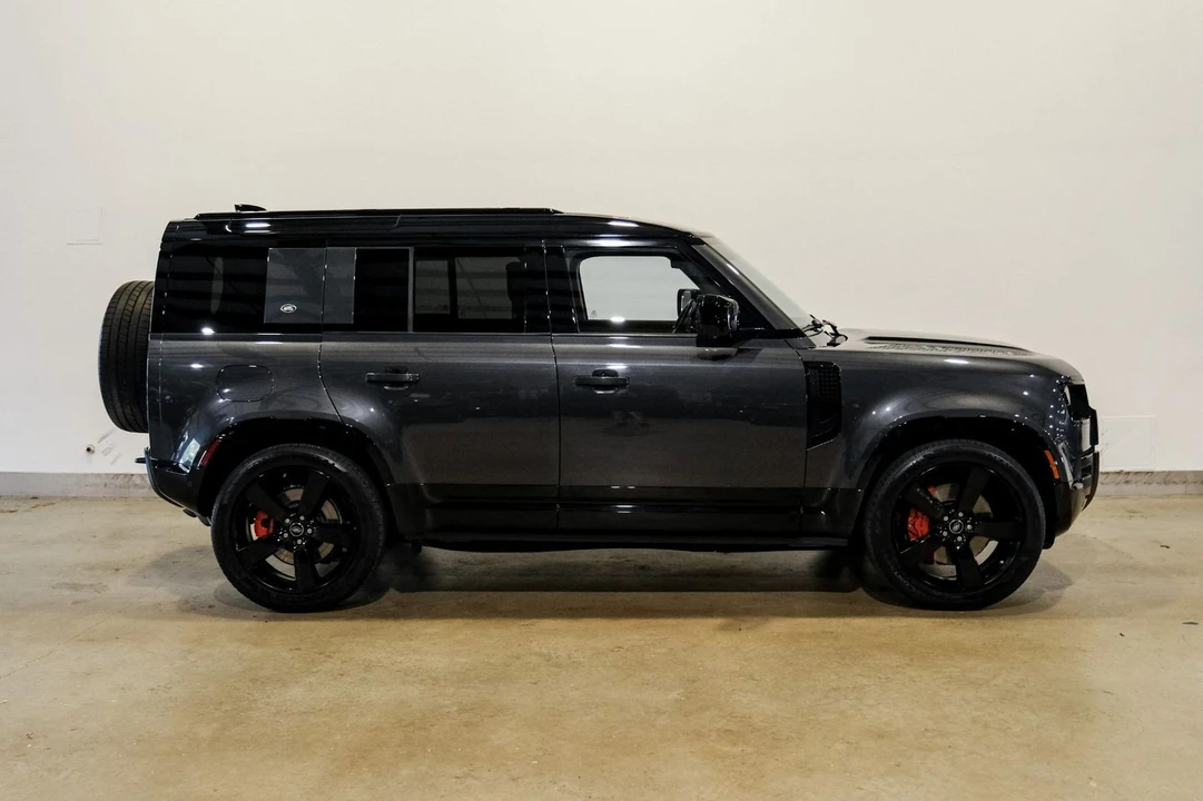 2021 Land Rover Defender 110 - Image 7 of 12