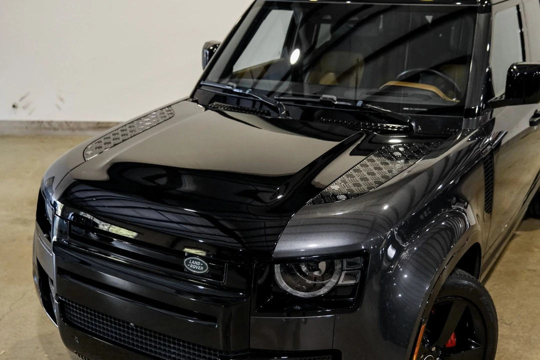 2021 Land Rover Defender 110 - Image 4 of 12