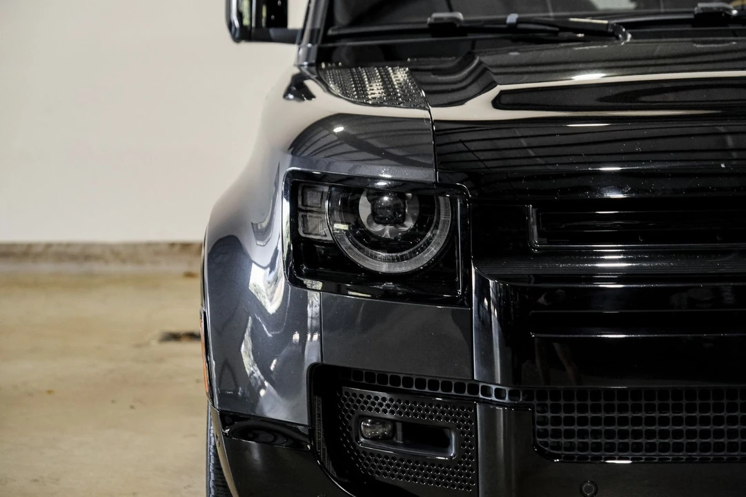 2021 Land Rover Defender 110 - Image 3 of 12