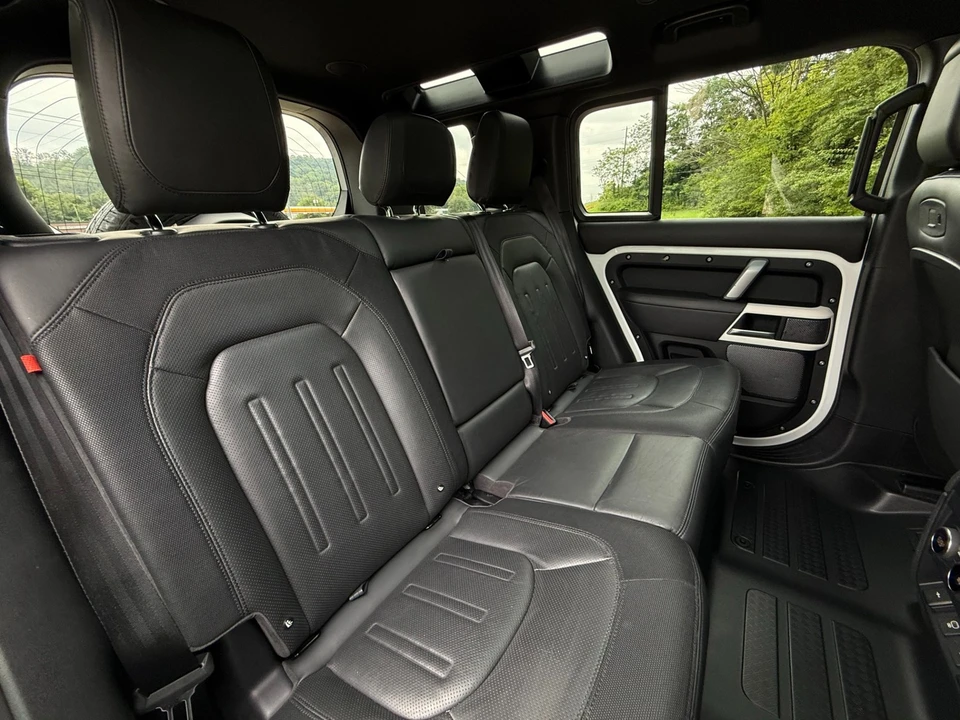 2021 Land Rover Defender L663 - Image 21 of 31
