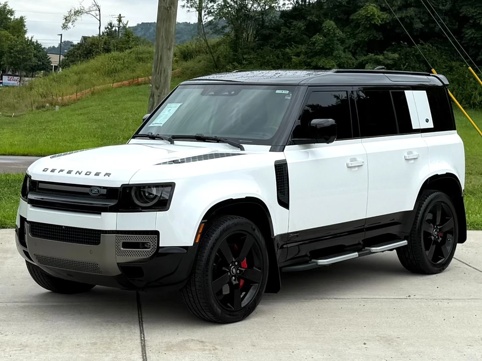 2021 Land Rover Defender L663 - Image 2 of 31