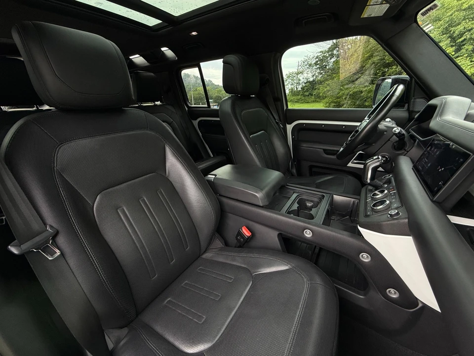 2021 Land Rover Defender L663 - Image 17 of 31