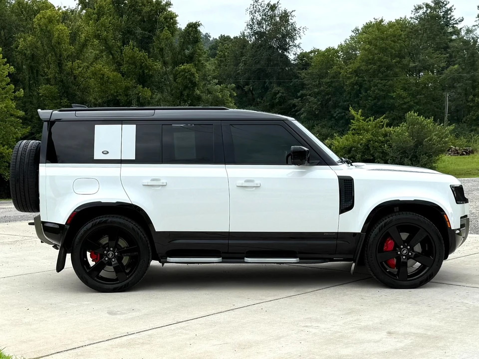 2021 Land Rover Defender L663 - Image 7 of 31