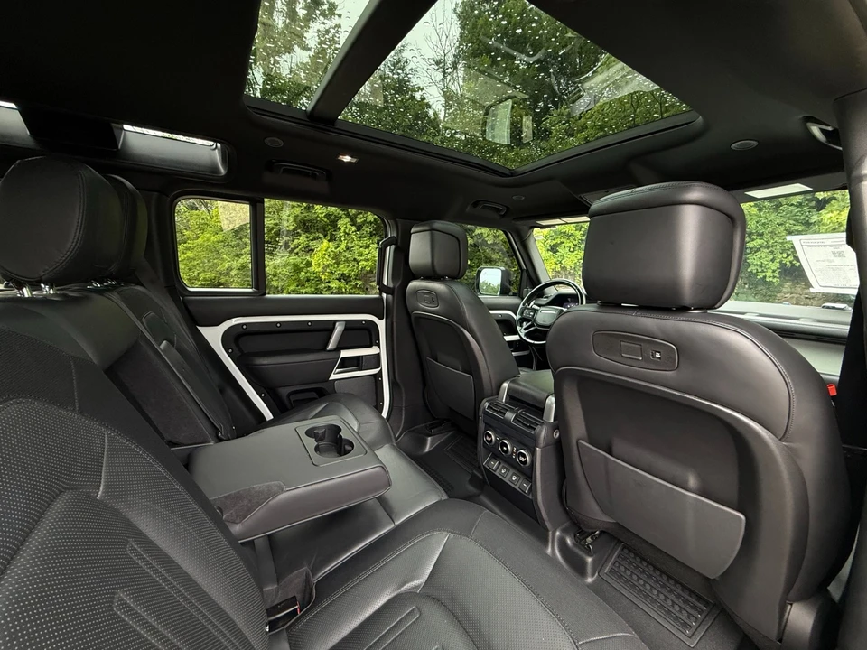 2021 Land Rover Defender L663 - Image 23 of 31