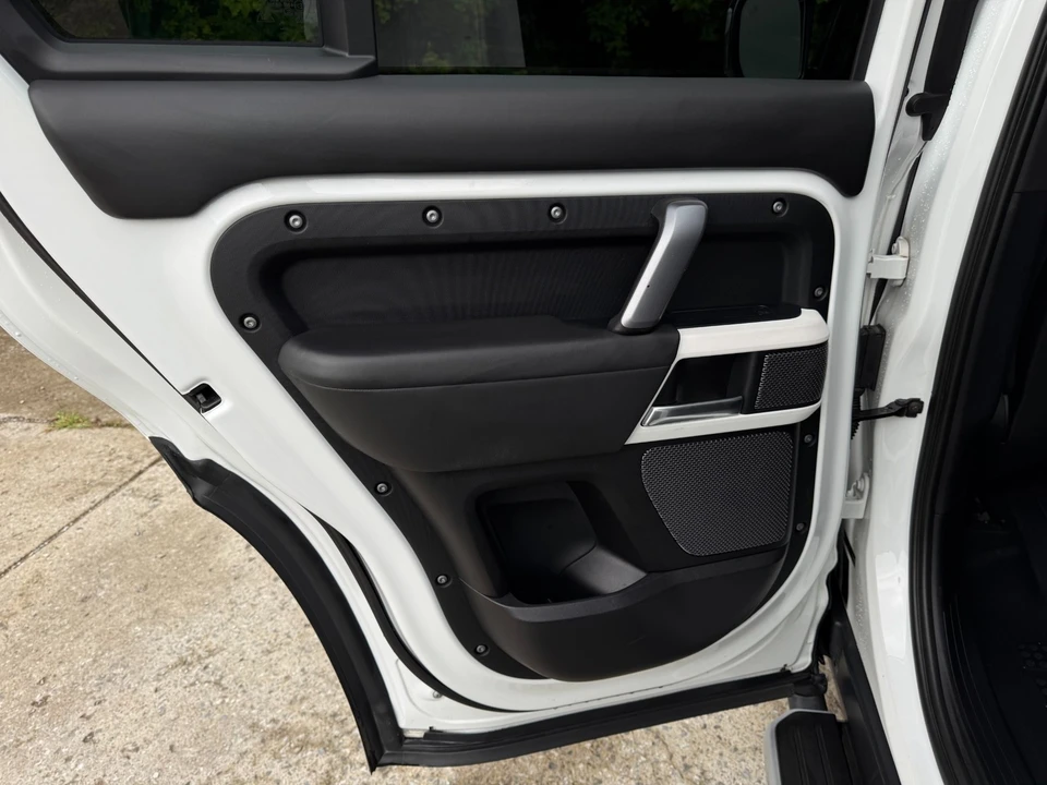 2021 Land Rover Defender L663 - Image 24 of 31