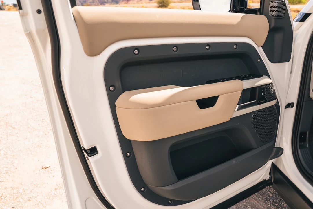 2021 Land Rover Defender 110 - Image 11 of 21