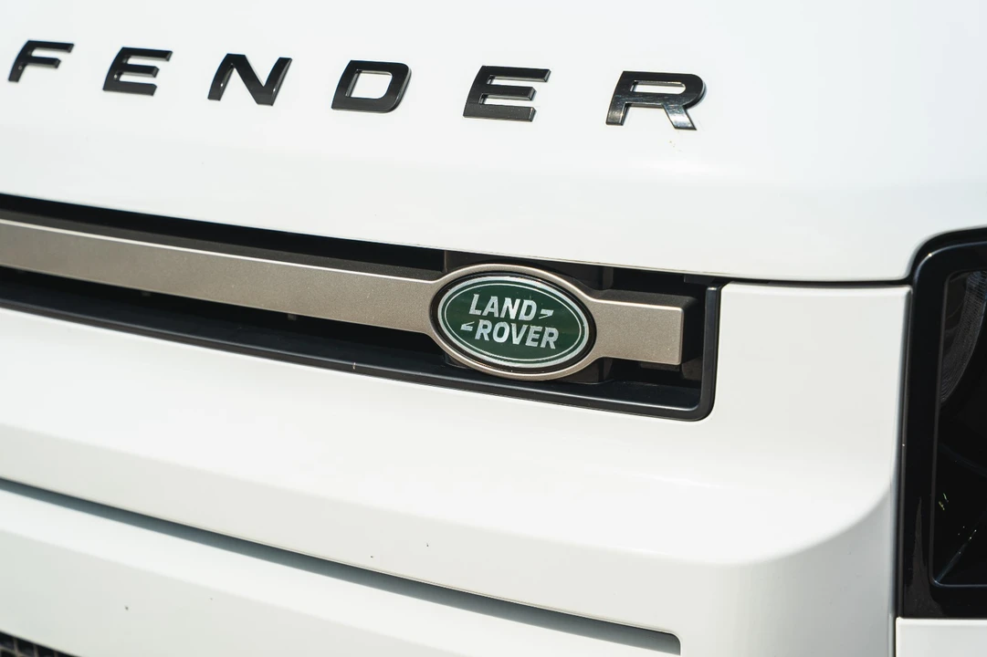 2021 Land Rover Defender 110 - Image 3 of 21