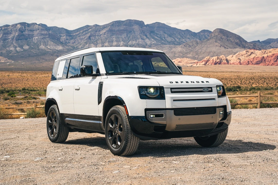 2021 Land Rover Defender 110 - Image 15 of 21