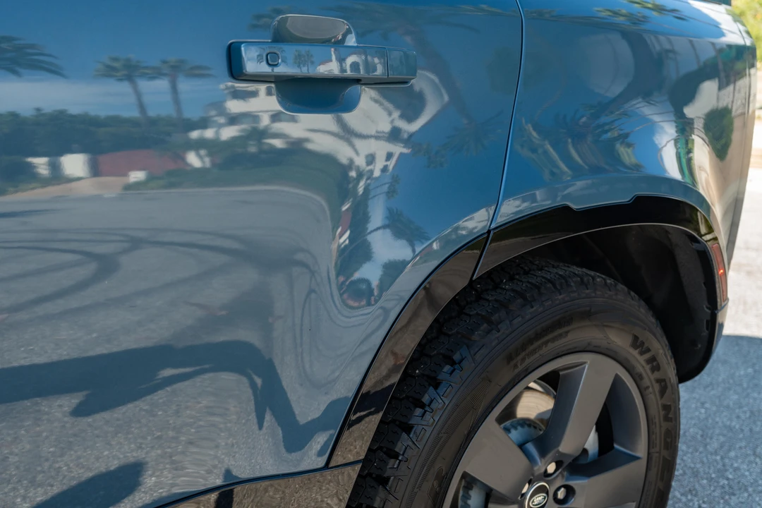 2021 Land Rover Defender L663 - Image 17 of 31