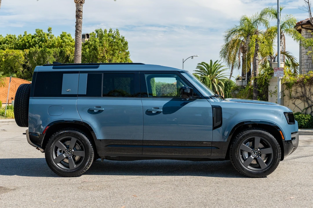 2021 Land Rover Defender L663 - Image 3 of 31