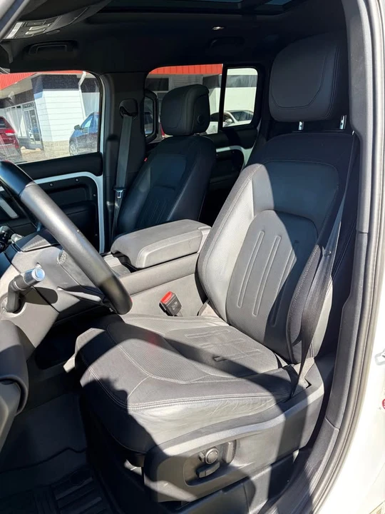 2021 Land Rover Defender L663 - Image 14 of 16