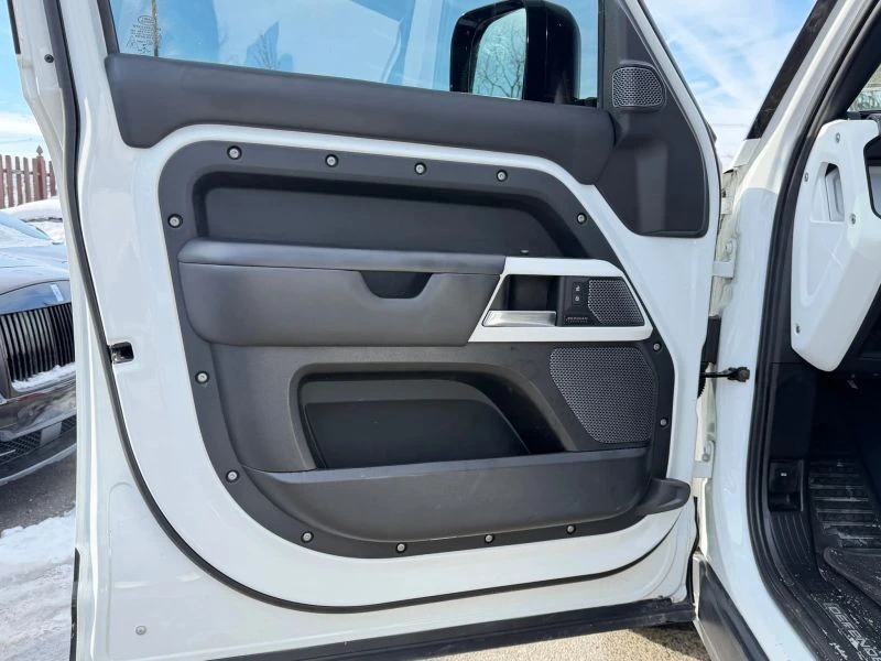 2021 Land Rover Defender 110 - Image 9 of 12