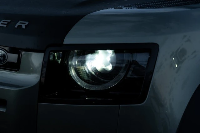 2021 Land Rover Defender 110 - Image 8 of 12