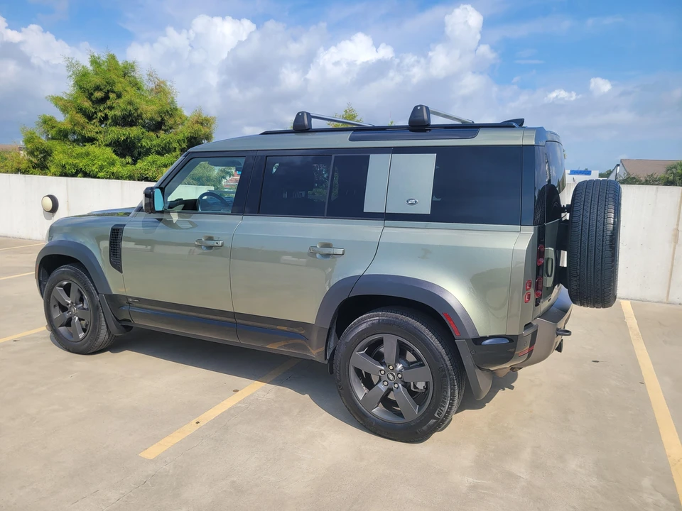 2021 Land Rover Defender L663 - Image 19 of 31
