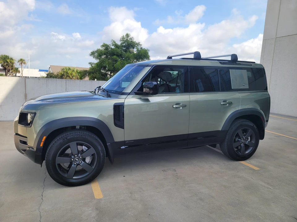 2021 Land Rover Defender L663 - Image 14 of 31