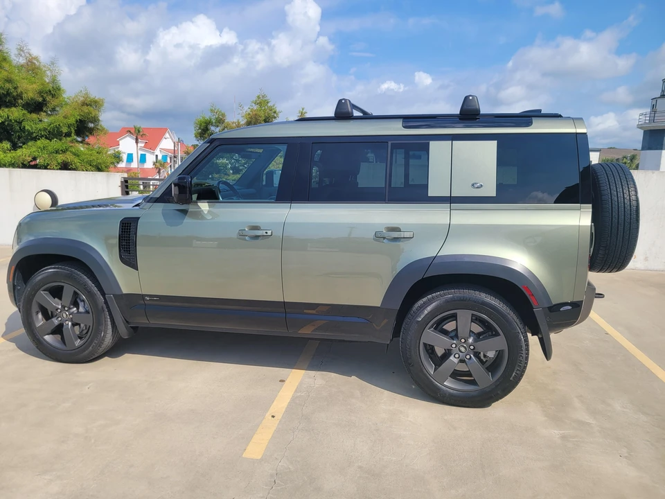 2021 Land Rover Defender L663 - Image 16 of 31