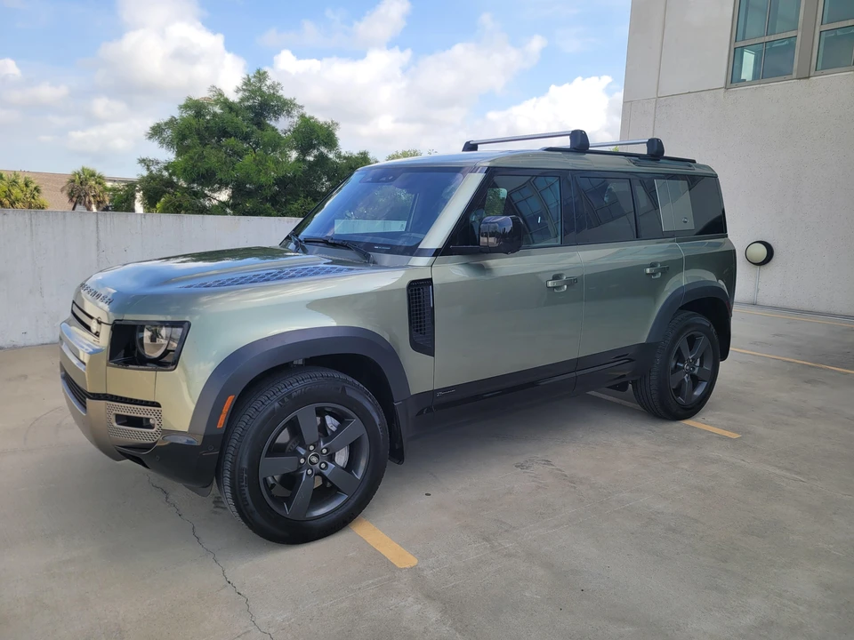 2021 Land Rover Defender L663 - Image 12 of 31