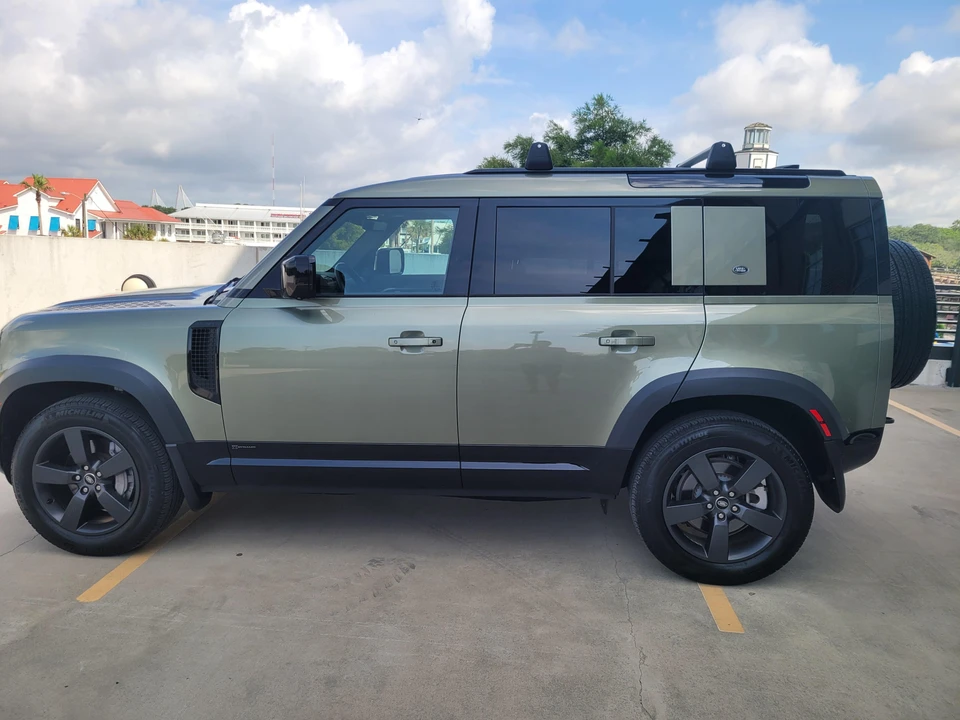 2021 Land Rover Defender L663 - Image 15 of 31