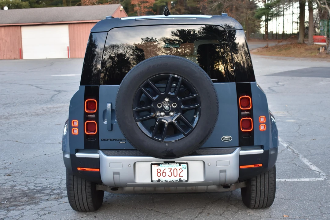 2021 Land Rover Defender 110 - Image 5 of 31
