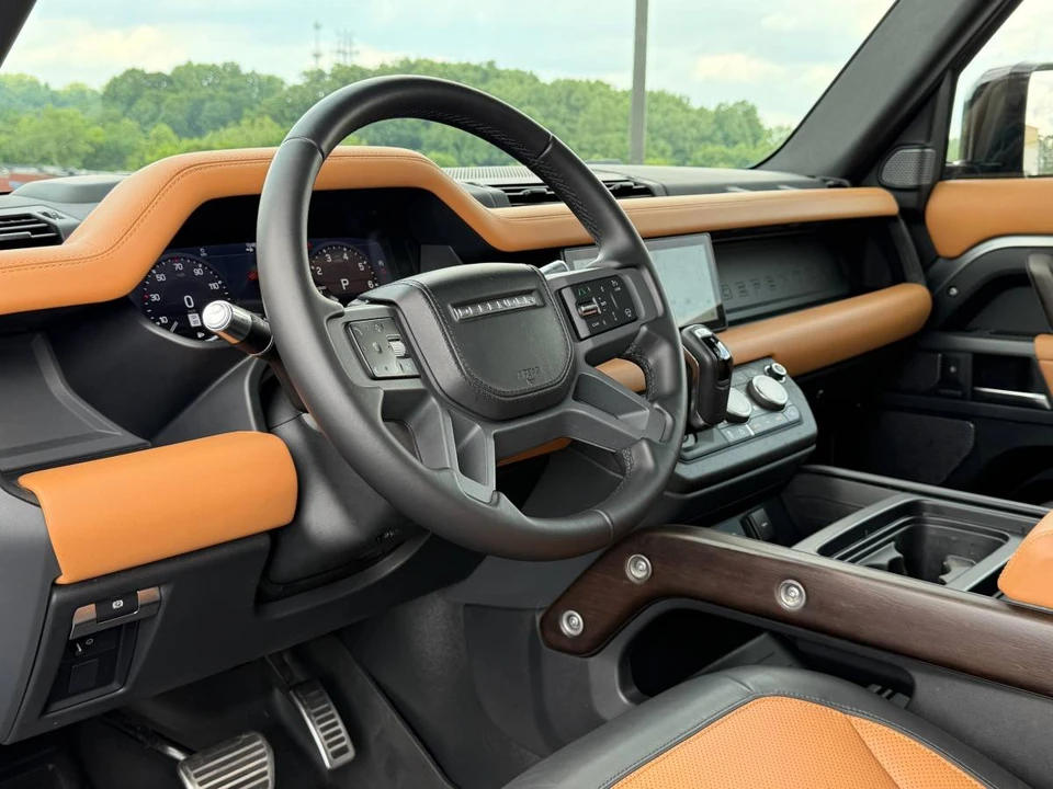 2021 Land Rover Defender L663 - Image 17 of 19