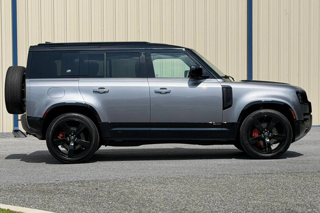2021 Land Rover Defender L663 - Image 3 of 19