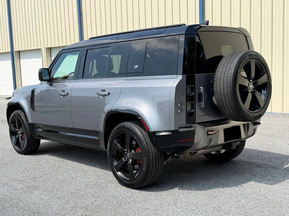 2021 Land Rover Defender L663 - Image 11 of 19
