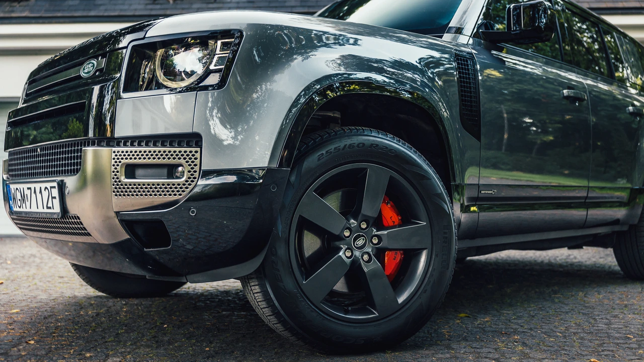2021 Land Rover Defender 110 - Image 19 of 31