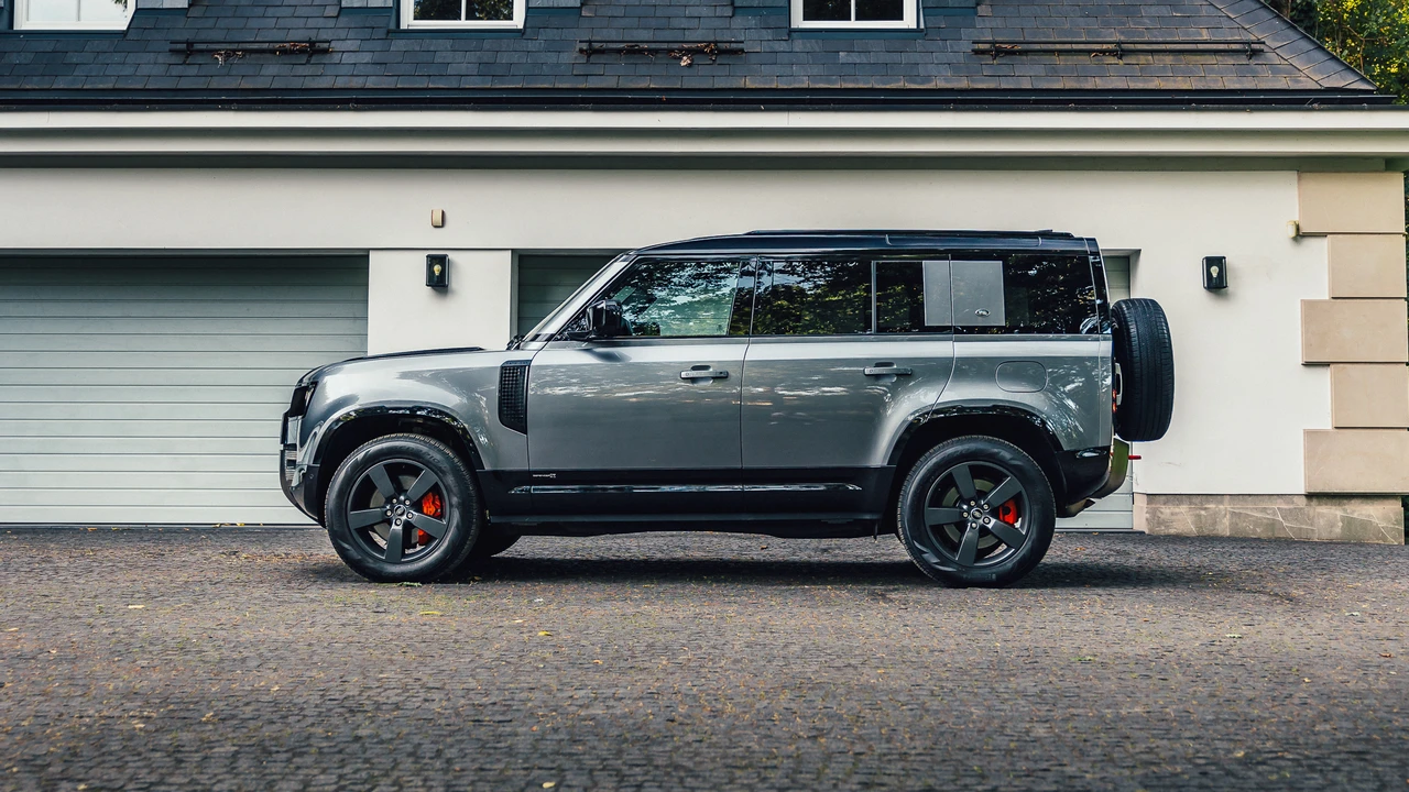 2021 Land Rover Defender 110 - Image 8 of 31
