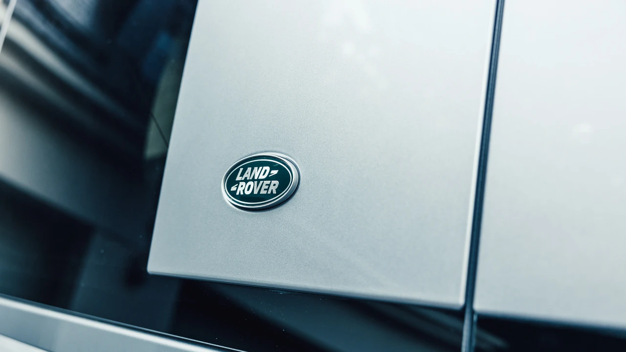 2021 Land Rover Defender 110 - Image 12 of 31