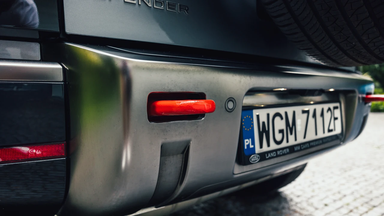 2021 Land Rover Defender 110 - Image 17 of 31