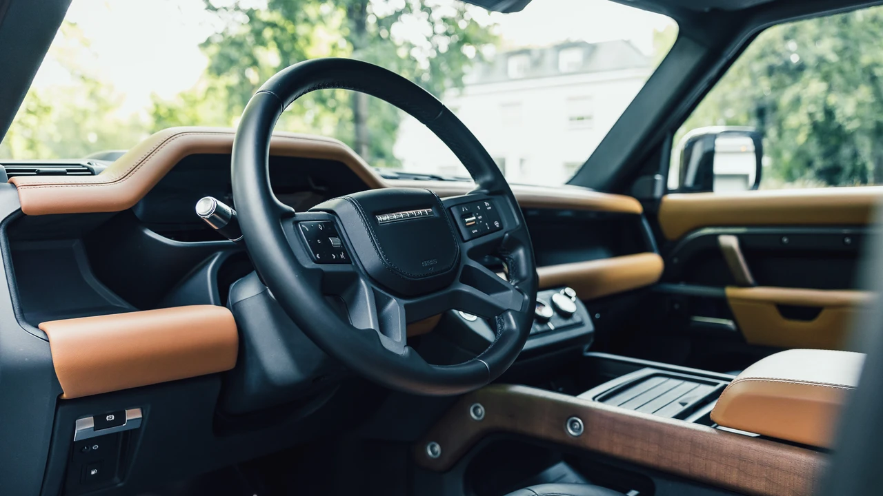 2021 Land Rover Defender 110 - Image 26 of 31