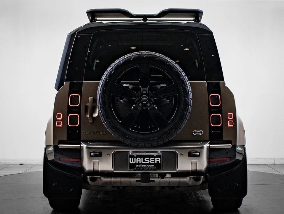 2021 Land Rover Defender 110 - Image 10 of 21