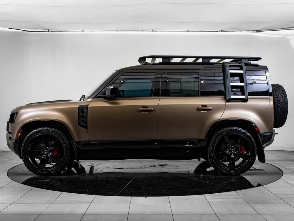 2021 Land Rover Defender 110 - Image 12 of 21