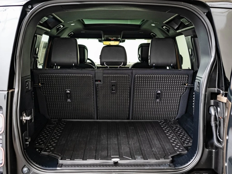 2021 Land Rover Defender 110 - Image 20 of 21